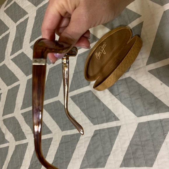 Maui Jim Women’s Sunglasses - Picture 3 of 5